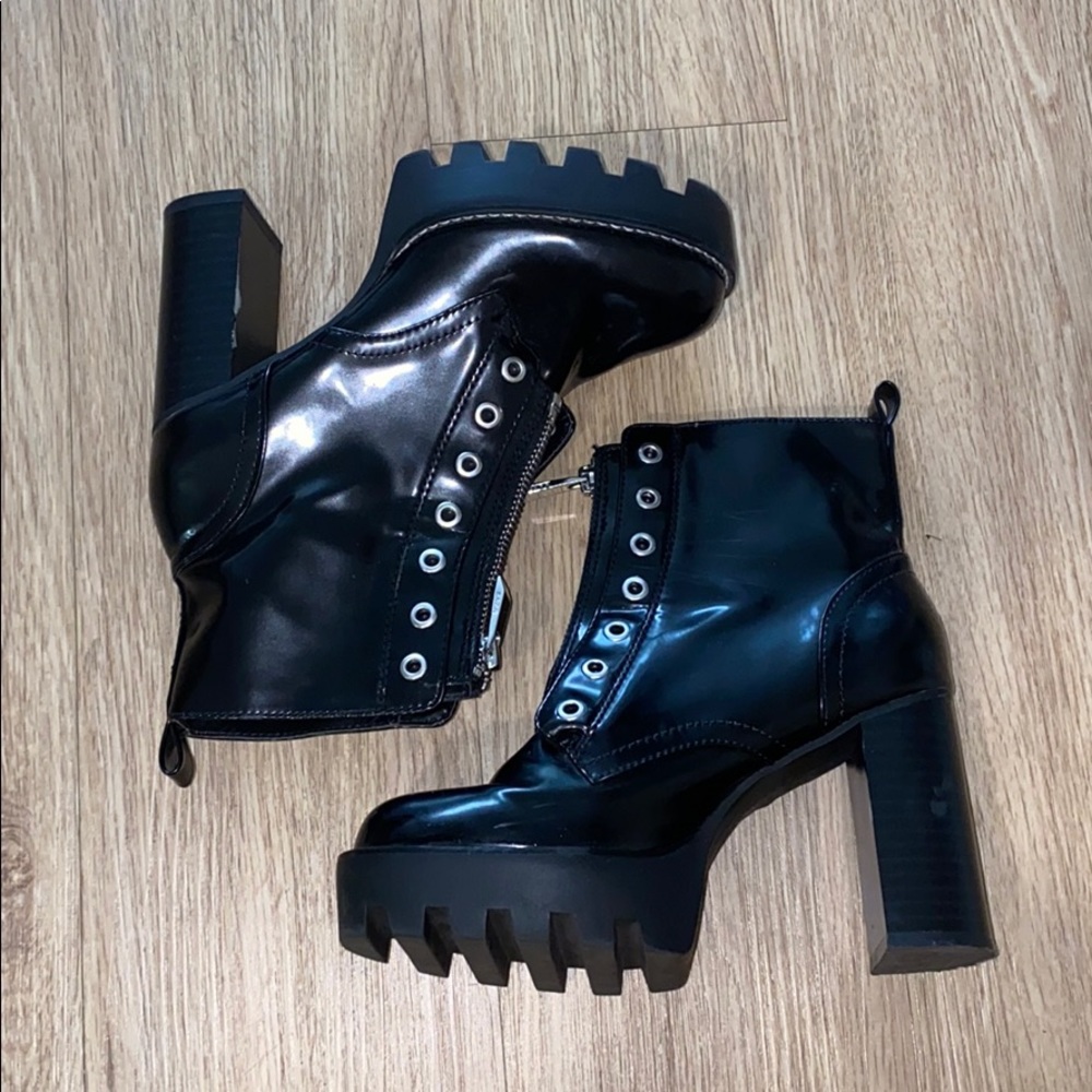 ZARA CHUNKY PLATFORM ZIP UP BOOTIES